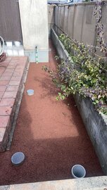 コンクリートは 【ナゲコン】 で自在に着色可能です！ エンジ色に染め上げられた オワコン®︎まさ固®︎