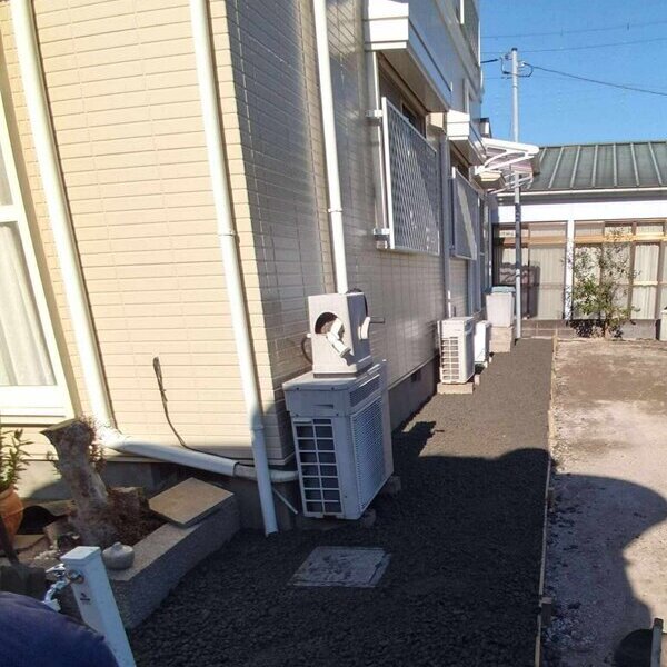 もうすぐ春ですね【オワコン®︎まさ固®︎】生活周りの困りごと（雑草、凸凹、水たまり、害虫、猫の糞害、ぬかるみetc）解消