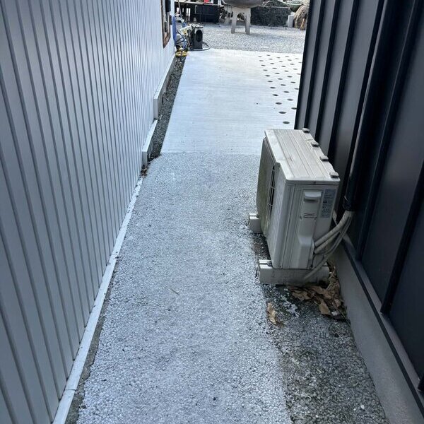 ちょっとした隙間を埋めたり、雑草を押さえたり、段差を解消したり、足元を快適にしたり