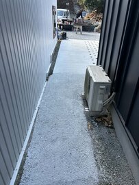 ちょっとした隙間を埋めたり、雑草を押さえたり、段差を解消したり、足元を快適にしたり