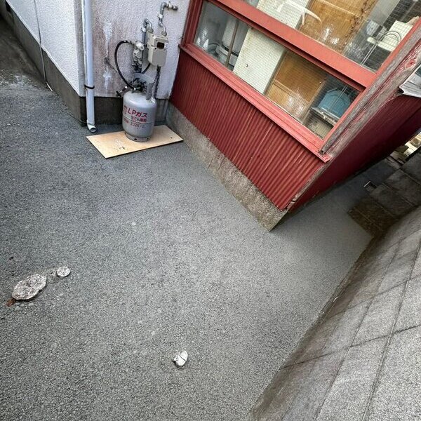 雑草、水たまり、ぬかるみ、段差、凹凸、砂利の散乱、猫の糞害、害虫etc...【土間コン™︎】で一挙解決