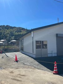 水たまりができず雑草を抑え込むだけじゃない？ 【現場】 にとって都合の良い土間コン™︎です