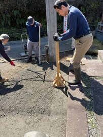 環境に調和する砂敷きの潤いとコンクリートの機能性を兼ね備えた保水性土間コン™︎