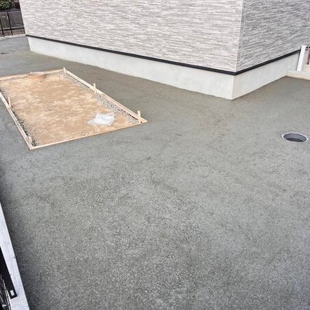 路面滞水（水たまり）をなくして雑草も抑え込む事で快適な暮らしを支える土間コン™︎