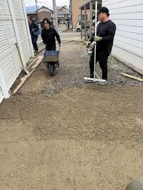 駐車場の土間が保水性だとワンちゃんやお子さんお父さんまでいいことあります