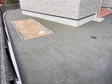 路面滞水（水たまり）をなくして雑草も抑え込む事で快適な暮らしを支える土間コン™︎