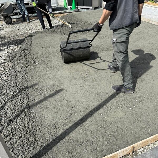 「とりあえず砕石」と「ガッチリ土間コン™︎」の中間くらいな感じで環境改善 オワコン®︎まさ固®︎