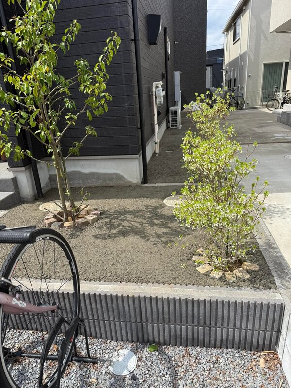 草には塩（対応）だけど植栽にはとっても優しいそんな都合のいい土間コン™︎あります