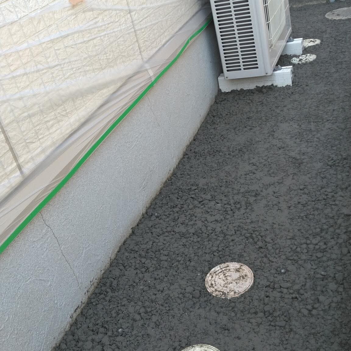 水を吸い込んで水たまりや排水の問題を解消する土間コン™︎の中では最もお安い選択肢