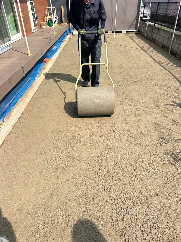 自分たちでデキる雑草ぬかるみ暑さ対策