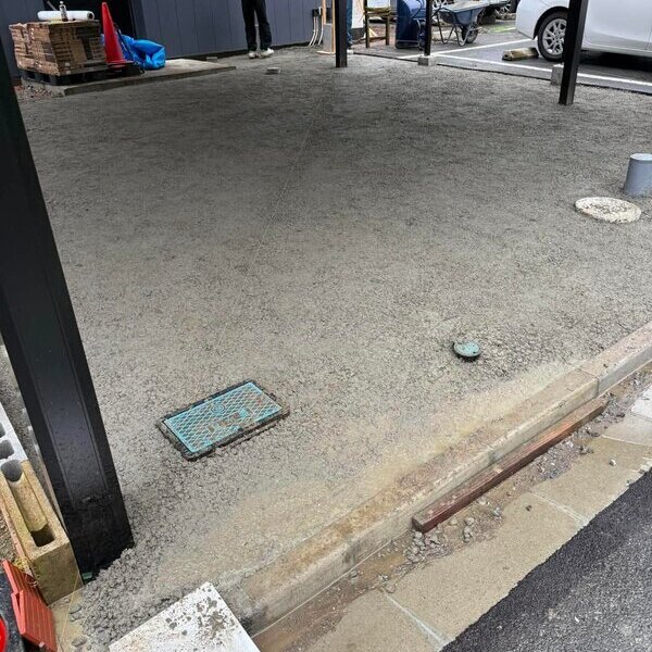 一般の方が手がけるコンクリの駐車場