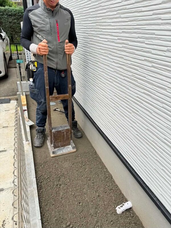 排水設備のいらない便利なコンクリで防草