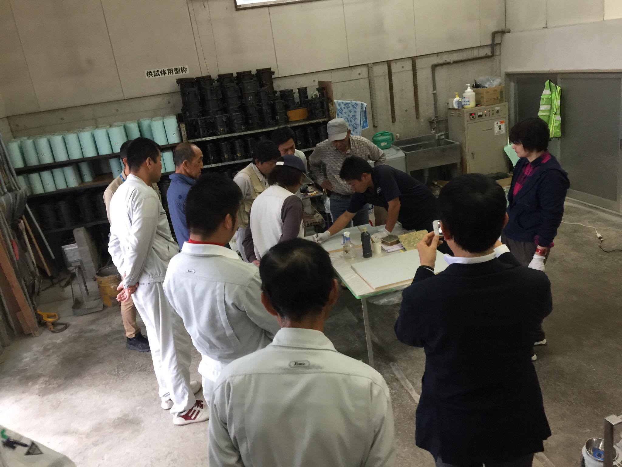 明日からコンクリート打ち放し色合わせ補修は嘘ではない 体験会 コンクリートリフォーム 生コンポータル