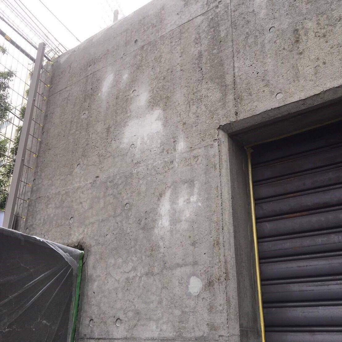 「きれいすぎるのも逆に変」 価格・左官補修・色合わせ
