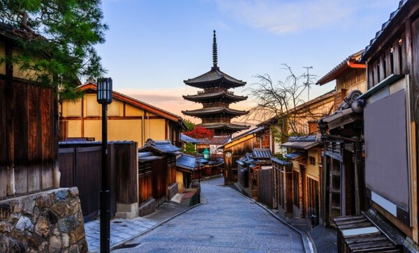 「歴史の街京都で色合わせ体験会」 コンクリート打ち放し・色合わせ・補修・京都・体験会