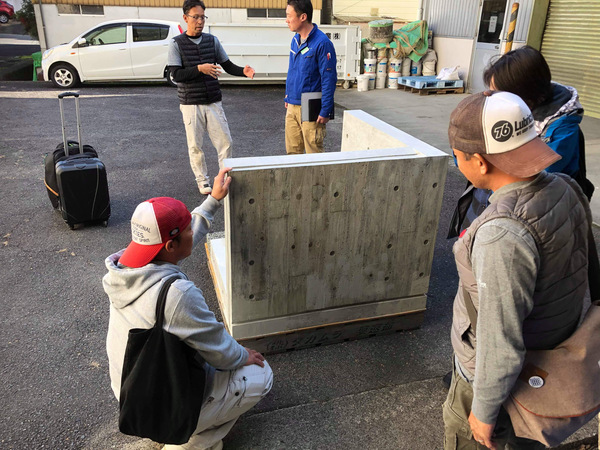 【岐阜】「とっつきやすい色合わせ補修を模索する」打ち放しペイント、杉板、調色