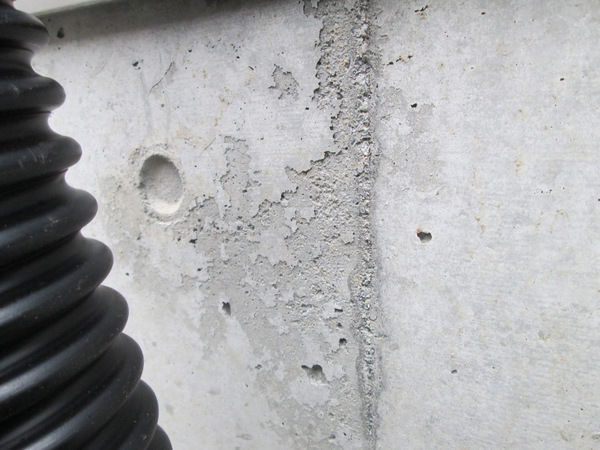 「黒子としてインフラを美しくする仕事」打ち放しペイント