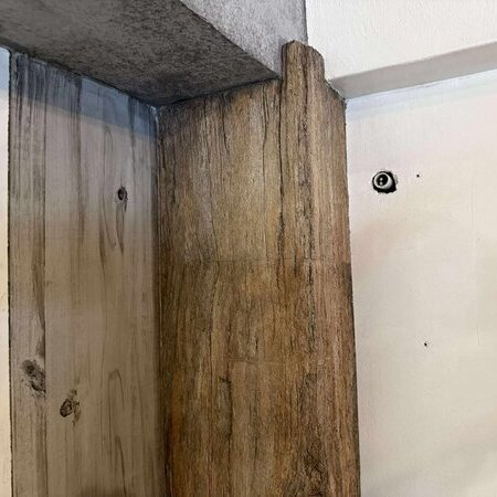 打ち放しコンクリート色合わせで一体どんなことができるのか？ ナマコンバレーの展示完成！