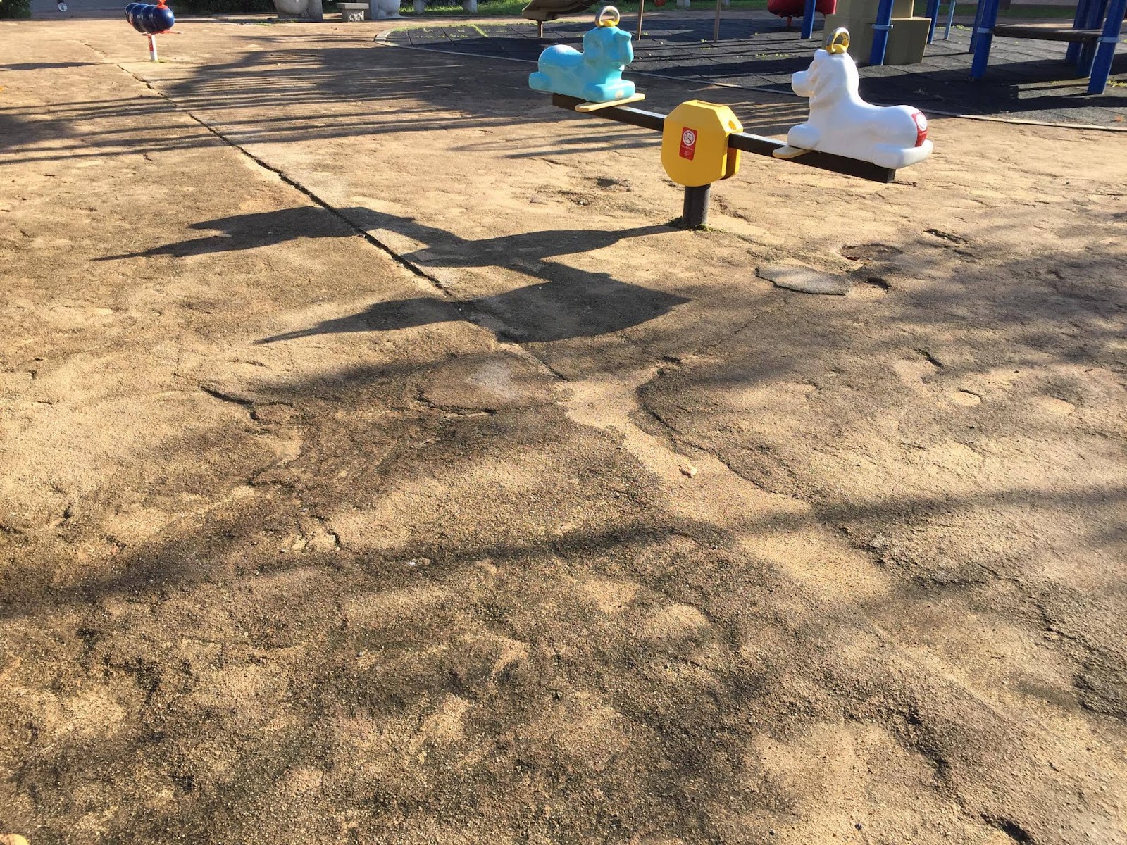 真砂土だめじゃん」 公園・舗装・真砂土・コンクリート・遊具・園路