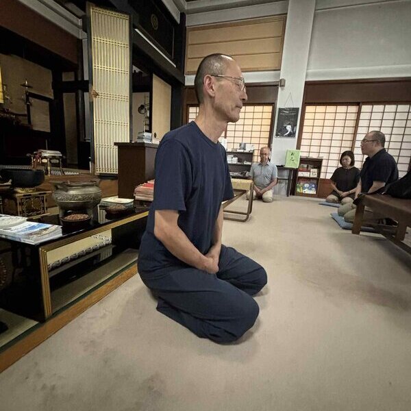 いわば全集中常駐？！ 【静座】 かの宮沢賢治も傾倒したという呼吸法は「どこでも酸素カプセル」